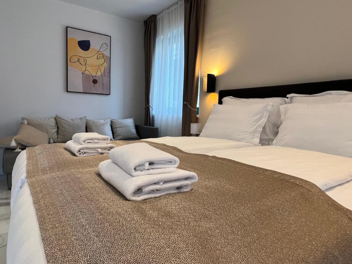 Azalea Dalmacija Luxury And Appartamento Primošten