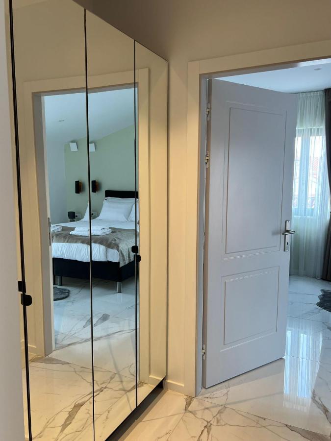 Azalea Dalmacija Luxury And Appartamento